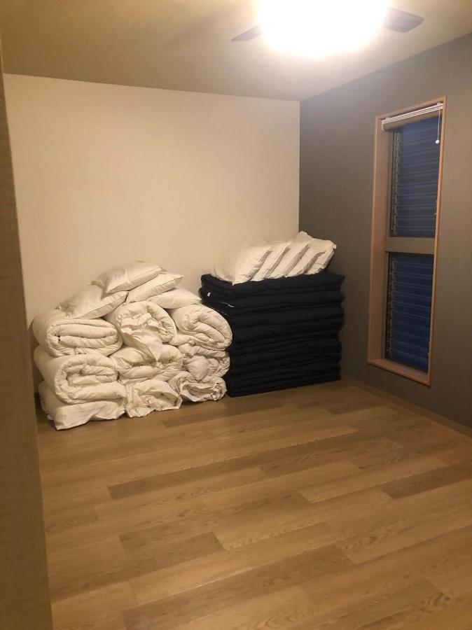 Ferienwohnung Oyado Gorilla Annex Ōsaka Exterior foto