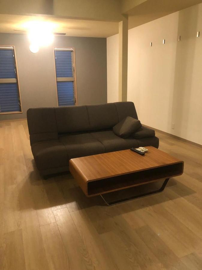 Ferienwohnung Oyado Gorilla Annex Ōsaka Exterior foto
